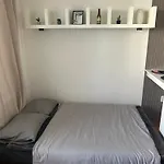 Cozy Apartment Next To The Train Station And Near The City Center